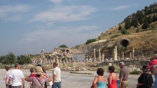 典型的なローマ浴場だったヴァリウスの浴場です。