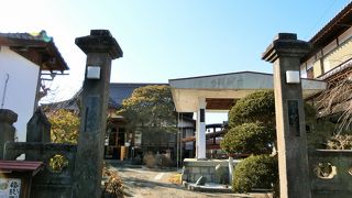 臨済宗妙心寺派のお寺です。 つまり、室町幕府の庇護と統制下にはなかった林下のお寺です。 京都の妙心寺には行ったことないけど、、、