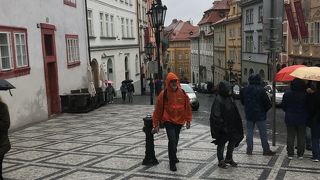 通り沿いの建物が可愛い