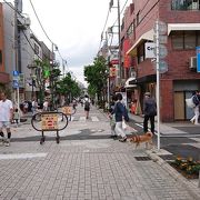 雰囲気の良い尾山台の商店街。