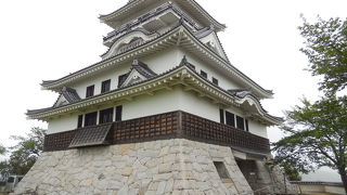 天守の形の展望台