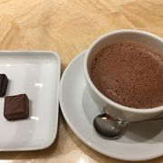 ホットチョコレートとショコラのセット