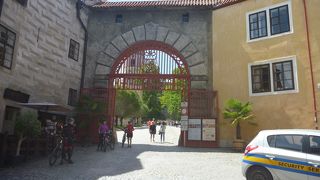 ここからお城が始まります