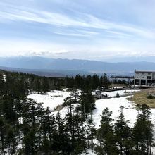 坪庭から見た山頂駅