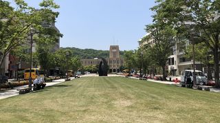 鹿児島市役所に面しています