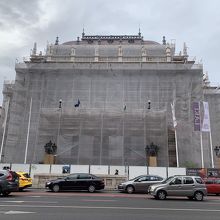工事中のオペラ劇場