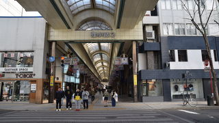 アーケードの商店街