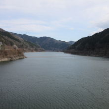 奥矢作湖は揚水発電所の下池も兼ねています