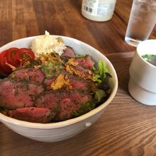 スープもついている。