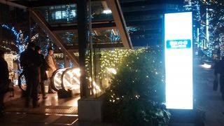 京橋エドグランや東京スクエアガーデンに直結