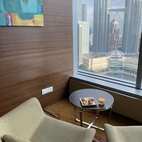 クラブラウンジからもツインタワーが拝めます