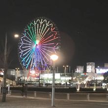夜空バックの観覧車