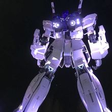 ユニコーンガンダム(背面)