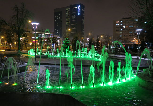 現代的なデザインの公園