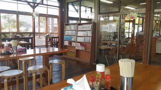 朝からやってるセルフうどん店