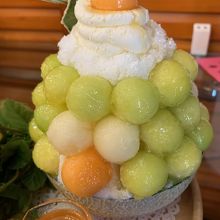 氷パフェ・めろんみるく