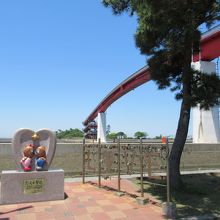 恋人の聖地と中の島大橋(大橋の向こうが中の島公園)