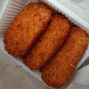 大阪の朝ご飯はコロッケ3つで