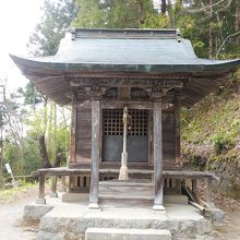 小さな神社です