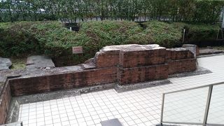 マンションの前に