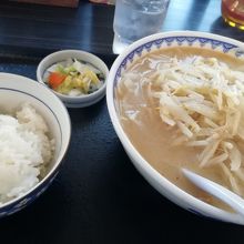 ごはん処食堂ミサ あらい道の駅店