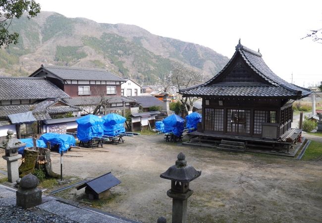 海津大崎の神社。