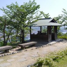 随所に休めるところもある。