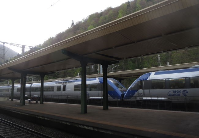 ブカレストから約２時間の位置に在る田舎的駅でした