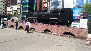 駅前の広場です。