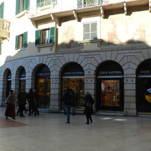 ルイヴィトン（ヴェローナ店）