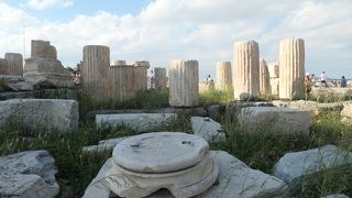 パルテノン神殿の東にある女神ロマと皇帝アウグストラスの神殿跡