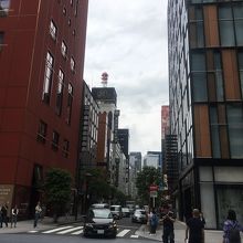 右が資生堂、左がパーラー