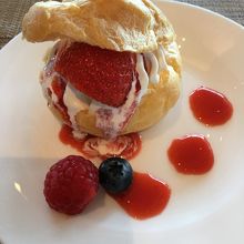 苺のシューアイス