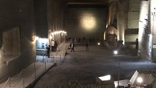 かなり広い地下空間です