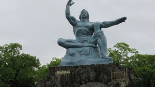 仏陀を彷彿とさせるような顔