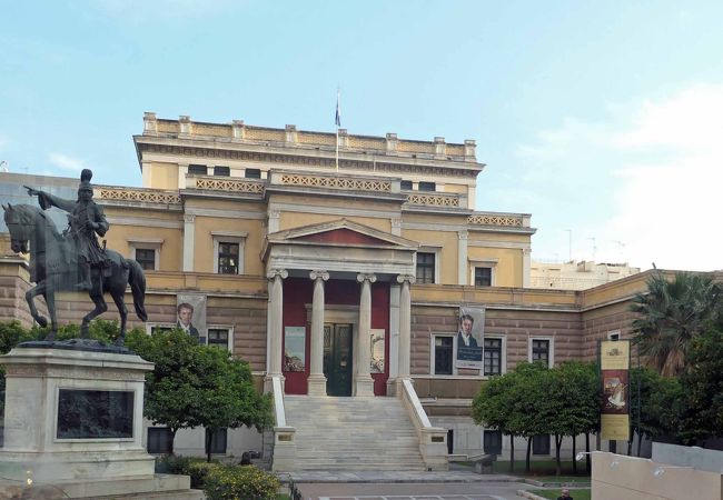 立派な建造物の国立歴史博物館