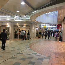 朝のエキュート品川