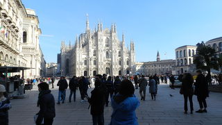 大聖堂前の広場