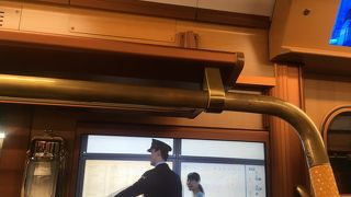 出口が雷門に至近