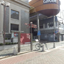 奈良の三条通から入る東向商店街この左300M先が近鉄の奈良駅