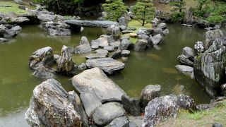 石がすごい　寄っていい庭園　　徳島市立徳島城博物館に入場すれば無料
