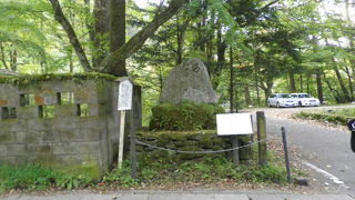 ひっそりとあります