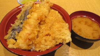 海鮮料理と天ぷらが人気