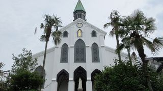 世界遺産の構成要素の一つ。現存する日本最古の教会。