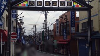 一本入った仲見世も雰囲気あります