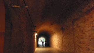 レンガのトンネル