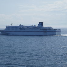 すれ違い時に、互いに汽笛を鳴らす