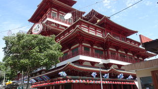 変わった外観の寺院