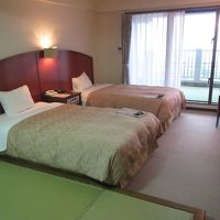 ベッド幅は120 CM ぐらいあります