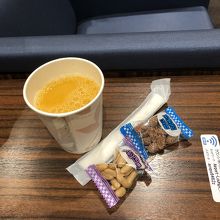 ジュースとおつまみ